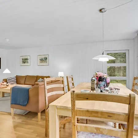 펜션 3 Bedroom Lovely In Gistrup